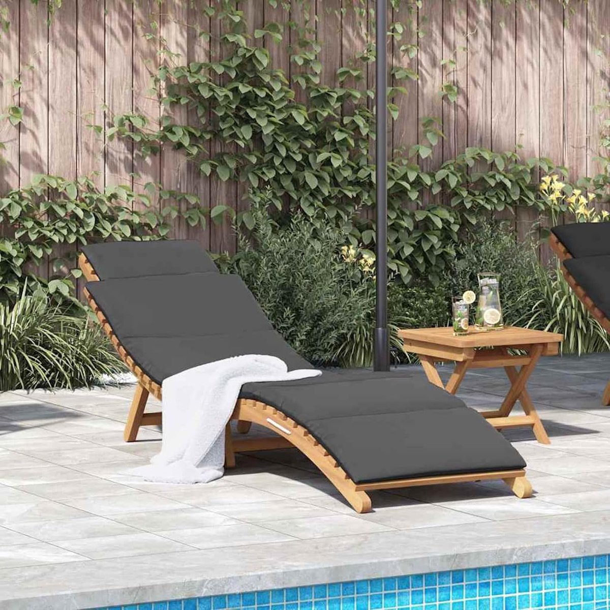 Teakhouten zonnestoel, elegante tuinstoel voor ontspanning en vrije