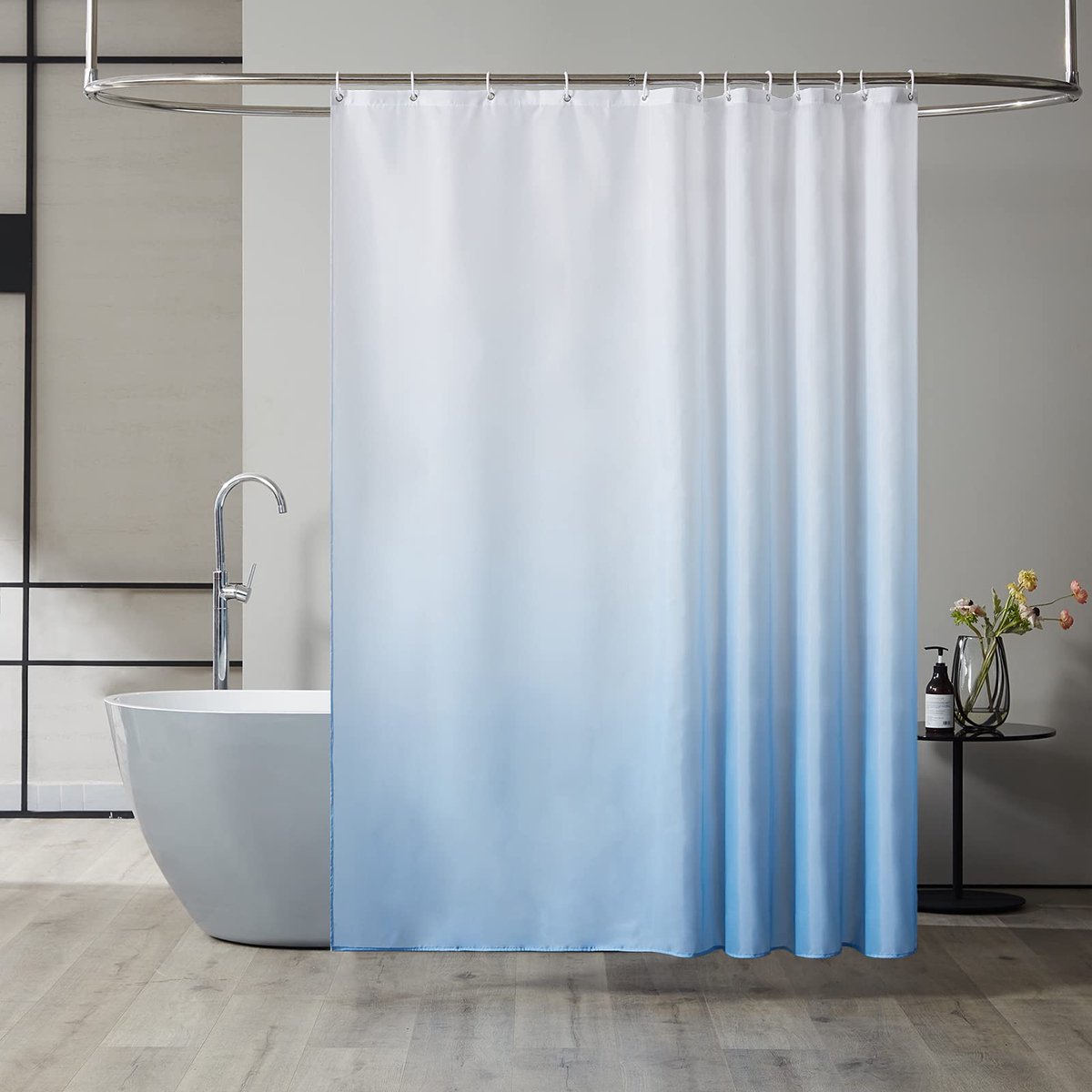 180x180cm Antischimmel Douchegordijn voor Bad in de badkamer Textielgordijnen van stof Waterdicht Wasbaar Wit tot Lichtblauw met 12 Douchegordijnen.