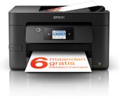 Zwarte Epson printer met een papier waarop '6 maanden gratis inktabonnement' staat, met een witte achtergrond.
