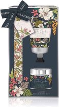 Verjaardag cadeau vrouw - Manicure set Royal Garden 3-delig -  Verbena en Kamille - Luxe set in zwart met bloemenprint - geschenkset met strik