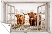 Tuinposter Doorkijk - Schotse hooglander - Dieren - 90x60 cm - Tuindoek - Buitenposter