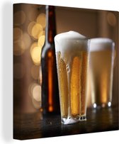 Bières sur un bar en bois Toile 20x20 cm - petit - Tirage photo sur toile (Décoration murale salon / chambre)