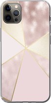 Geschikt voor iPhone 13 Pro Max hoesje - Marmer print - Roze - Goud - Chic - Siliconen Telefoonhoesje