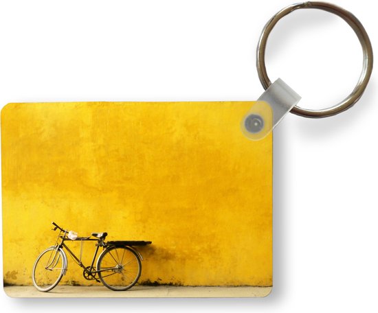 Sleutelhanger - Een fiets op een gele achtergrond - Uitdeelcadeautjes -  Plastic | bol.com