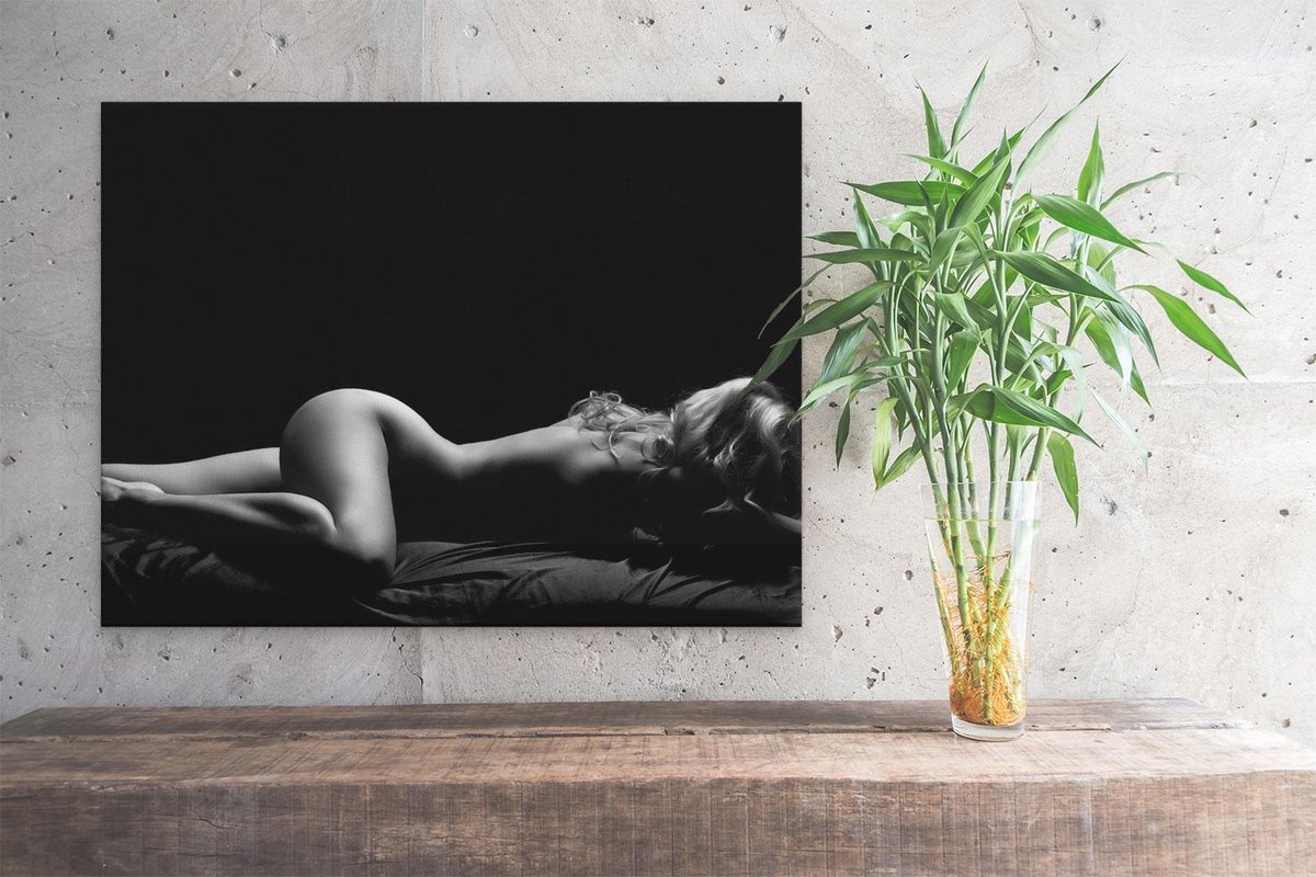 Artaza Canvas Schilderij Vrouw Naakt in Bed - Erotiek - Zwart Wit - 40x30 afbeelding afbeelding