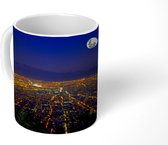 Mok - Volle maan over de Chileense stad Santiago in de nacht - 350 ML - Beker