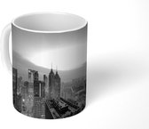 Mok - Panorama in de avond van Suzhou in China - zwart wit - 350 ML - Beker