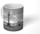 Mok - Dvortsovaya plein en het winterpaleis in Sint Petersburg - zwart wit - 350 ML - Beker