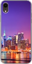 Geschikt voor iPhone XR hoesje - New York - Skyline - Paars - Siliconen Telefoonhoesje