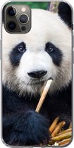 Geschikt voor iPhone 12 Pro Max hoesje - Panda - Bamboe - Natuur - Siliconen Telefoonhoesje