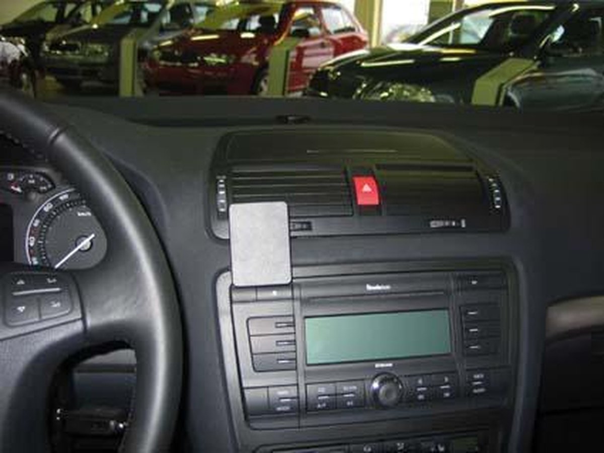 Brodit - Center mount - Skoda Octavia 05