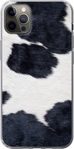 Geschikt voor iPhone 13 Pro Max hoesje - Afbeelding van een zwart-witte koeienhuid - Siliconen Telefoonhoesje