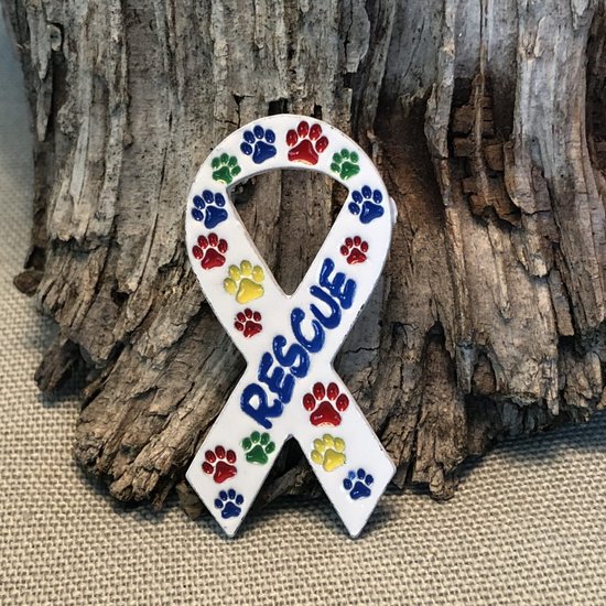 Foto: Goededoelen shop broche pin rescue sier pin statement pin statement sieraad resue paws cadeau wellness house