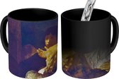 Magische Mok - Foto op Warmte Mokken - Koffiemok - Abraham en de engelen - Schilderij van Rembrandt van Rijn - Magic Mok - Beker - 350 ML - Theemok