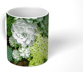 Mok - Een groen met gele bloemdessin - 350 ML - Beker