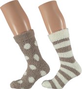 Dames bedsokken/huissokken 2-pack wit/taupe stippen/strepen print one size - Slaapsokken - Slofsokken