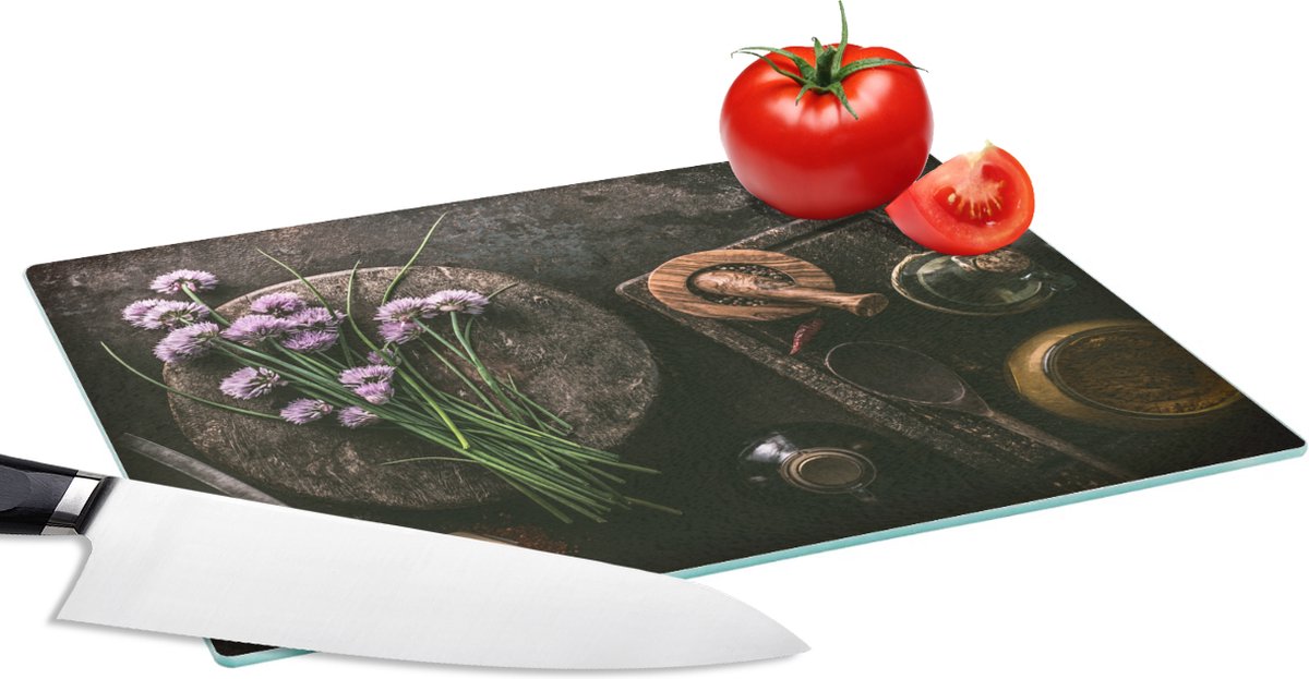 Glazen Snijplank - 28x20 - Verse bieslook op een keuken - Snijplanken Glas