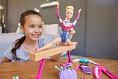 Barbie Sport Gymnastiek Speelset - Barbie Pop met Sportkleding, Evenwichtsbalk en Prijzen