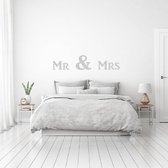 Muursticker Mr & Mrs - Lichtgrijs - 80 x 18 cm - slaapkamer