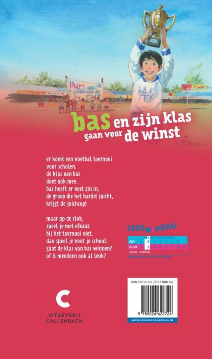 Achterkant boek met tekst en illustratie van een jongen met beker. Titel 'Bas en zijn klas gaan voor de winst'.