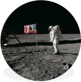 WallCircle - Wandcirkel ⌀ 60 - Astronaut - Maan - Vlag - Ronde schilderijen woonkamer - Wandbord rond - Muurdecoratie cirkel - Kamer decoratie binnen - Wanddecoratie muurcirkel - Woonaccessoires