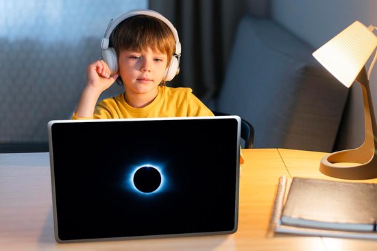 Sticker pour ordinateur portable - 12,3 pouces - Eclipse solaire totale avec des tons bleus