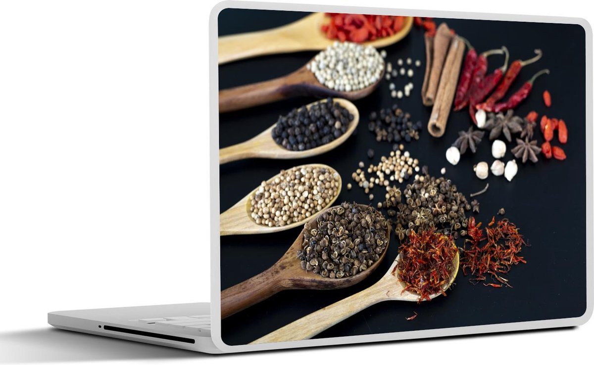 Afbeelding van product SleevesAndCases  Laptop sticker - 15.6 inch - Kruiden in lepels op een zwarte achtergrond