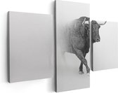 Artaza Canvas Schilderij Drieluik Stier Op Een Grijze Achtergrond - Zwart Wit - 90x60 - Foto Op Canvas - Canvas Print
