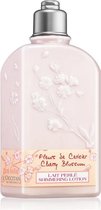 Vochtinbrengende Lotion Cherry Blossom L'occitane (250 ml)