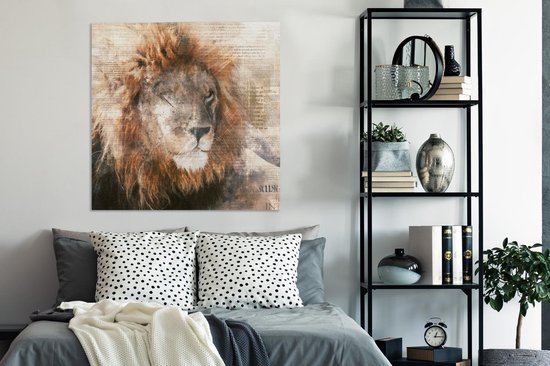 Canvas Schilderij Leeuw - Krant - Kleuren - 90x90 cm - Wanddecoratie