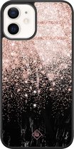 Casimoda® hoesje - Geschikt voor iPhone 12 - Marmer Twist - Luxe Hard Case Zwart - Backcover telefoonhoesje - Zwart
