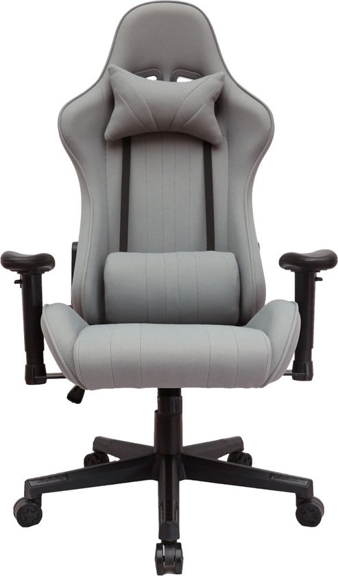Grijze gaming stoel van voren, met hoofdsteun, lendekussen en een gestreept design op de rugleuning.