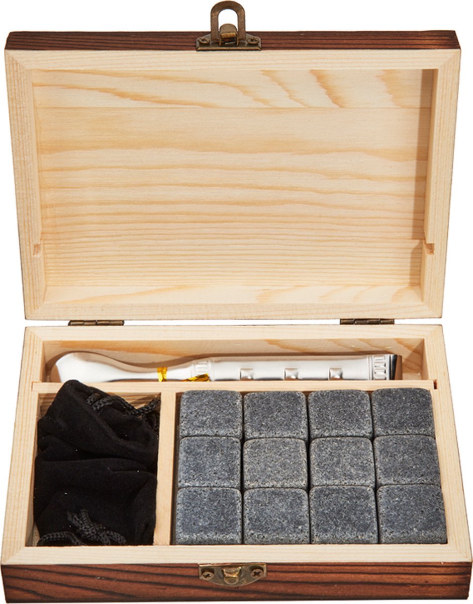 Whiskey set - Whisky set - Whiskey Stenen - Whiskey - Whiskey Stones - Whiskey set - Whiskey Gift set - Herbruikbare IJsblokjes - cadeau - 12 stuks + edelstalen tang en fluwelenzakje - Whiskey geschenkset - Vaderdag - Whisky - Cave & Garden