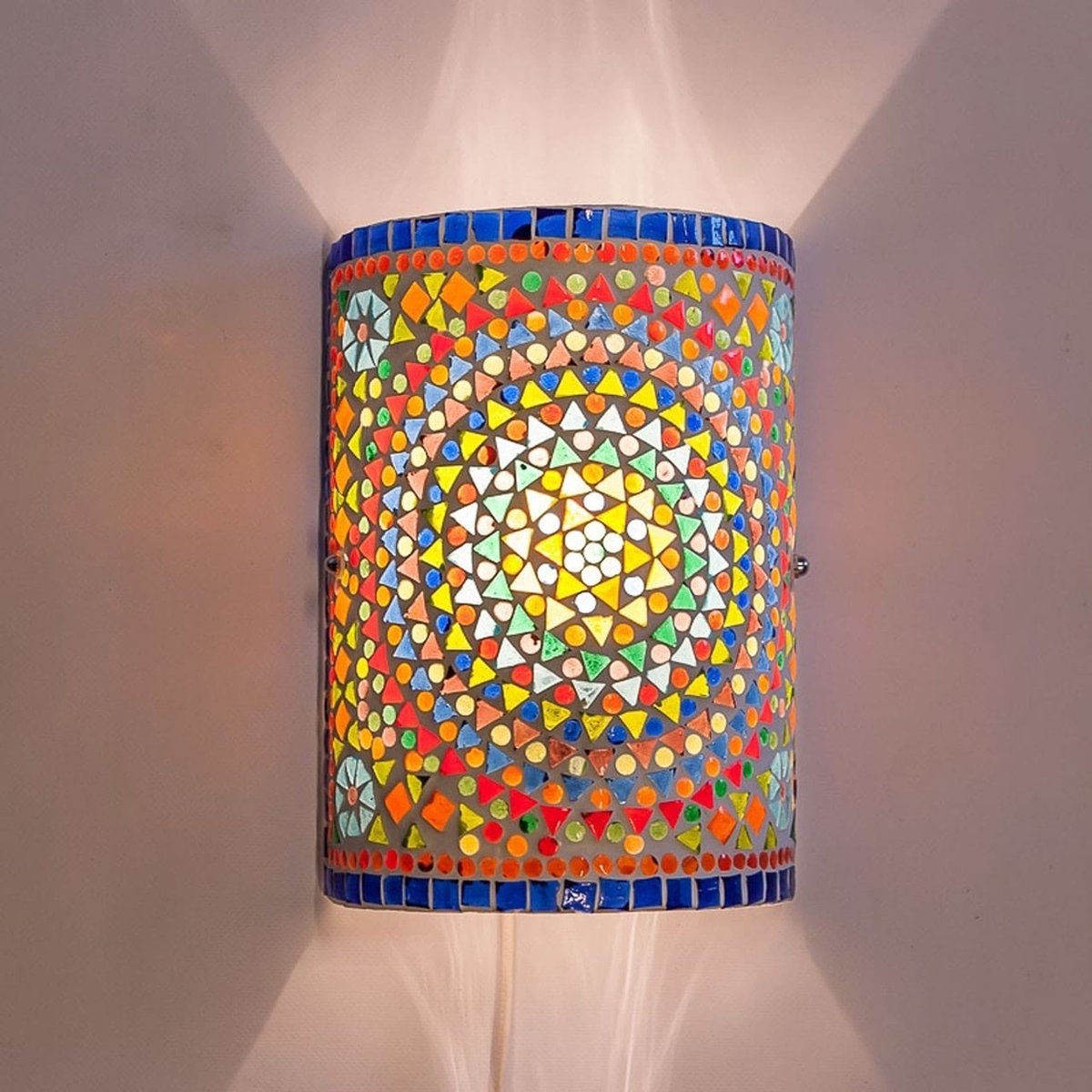 Oosterse mozaïek cilinder wandlamp | 1 lichts | meerkleurig | glas / metaal | 26 cm hoog | eetkamer / woonkamer / slaapkamer lamp | traditioneel / landelijk / sfeervol design