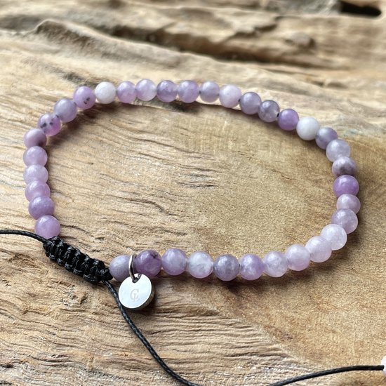 Power armband lepidoliet - Symbool voor emotionele genezing. Werkt kalmerend en rustgevend - Paarse Edelsteen - Mala armband - eco cadeauverpakking - verstelbaar - armband vrouw - armband man