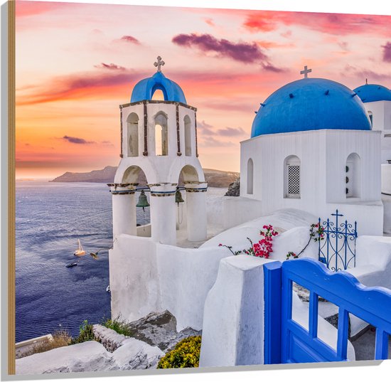 Hout - Traditionele Torentjes met Blauwe Details aan de Kust van Santorini - 100x100 cm - 9 mm dik - Foto op Hout (Met Ophangsysteem)