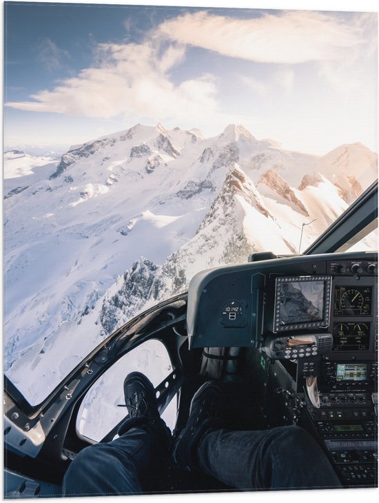 Vlag - Uitzicht op Besneeuwde Bergen en Bedieningstoestel vanuit Helikopter - 60x80 cm Foto op Polyester Vlag