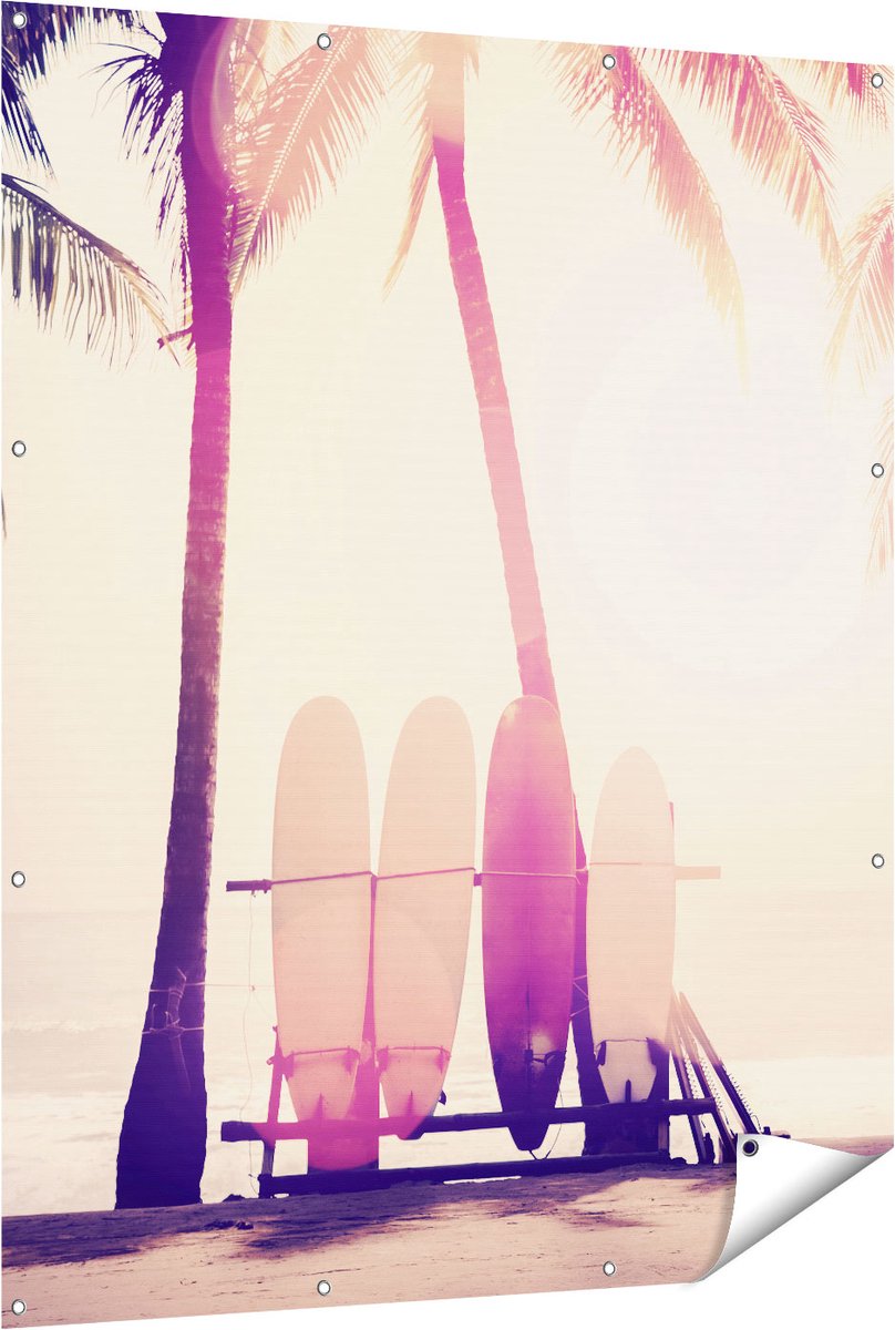 Gards Tuinposter Tropisch Strand met Surfborden - 120x150 cm - Tuindoek - Tuindecoratie - Wanddecoratie buiten - Tuinschilderij Multikleur
