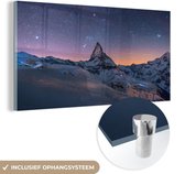 MuchoWow® Glasschilderij 120x60 cm - Schilderij acrylglas - Alpen - Sterrenhemel - Sneeuw - Foto op glas - Schilderijen