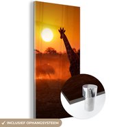 MuchoWow® Glasschilderij 80x160 cm - Schilderij acrylglas - Giraffe - Zon - Savanne - Foto op glas - Schilderijen