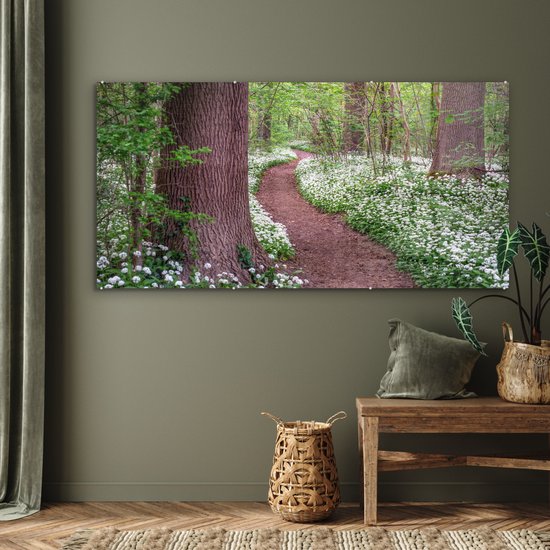MuchoWow® Glasschilderij 160x80 cm - Schilderij acrylglas - Bos - Pad - Bloemen - Wit - Foto op glas - Schilderijen