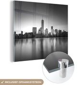 MuchoWow® Glasschilderij 20x20 cm - Schilderij acrylglas - Skyline van New York -zwart-wit - Foto op glas - Schilderijen