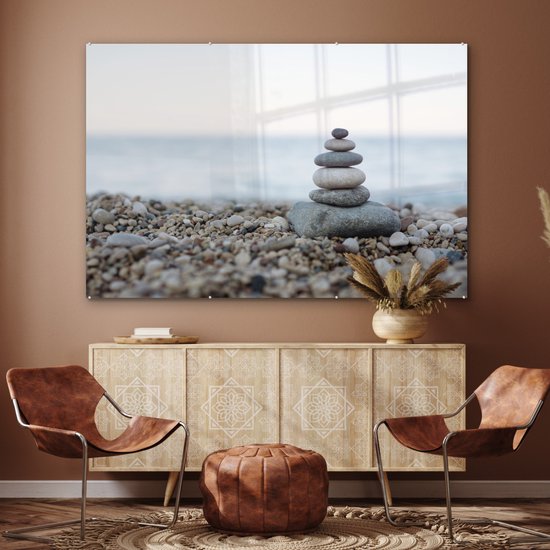 ® Glasschilderij 180x120 cm - Schilderij acrylglas - Balancerende stenen op kiezelstrand - Foto op glas - Muurdecoratie woonkamer - Wanddecoratie slaapkamer - Schilderijen