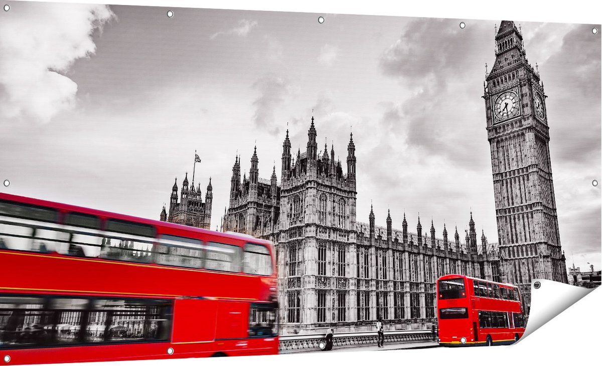 Gards Tuinposter Rode Bussen in Londen - Retro - 180x90 cm - Tuindoek - Tuindecoratie - Wanddecoratie buiten - Tuinschilderij Multikleur