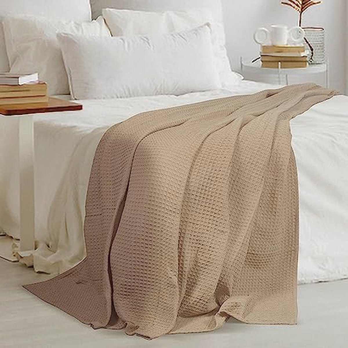 Zachte katoenen sprei 228 x 250 cm - traditioneel geweven plaid voor bed, bank en stoel - gezellig en comfortabel - taupe