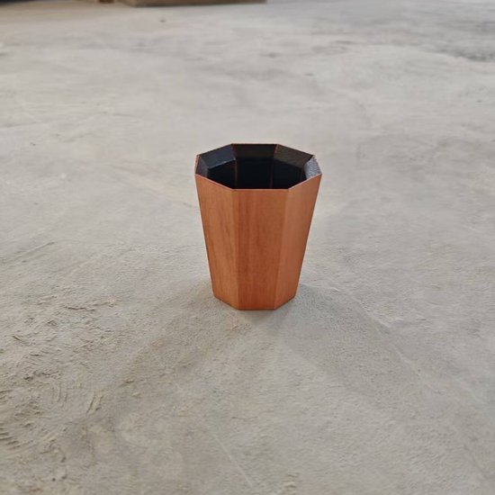 Handgemaakte houten whiskybeker met verkoolde binnenkant voor verbeterde smaak, premium mok van rubberhout met temperatuurregeling, uniek voor bourbonliefhebbers en thuisbars. — afbeelding 2