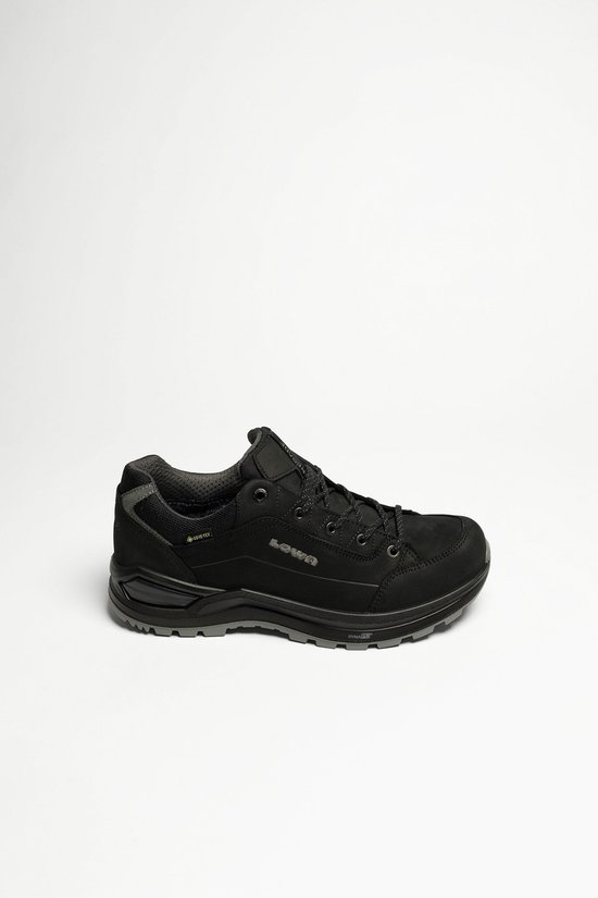 Zwarte LOWA wandelschoen met GORE-TEX logo en grijze accenten.