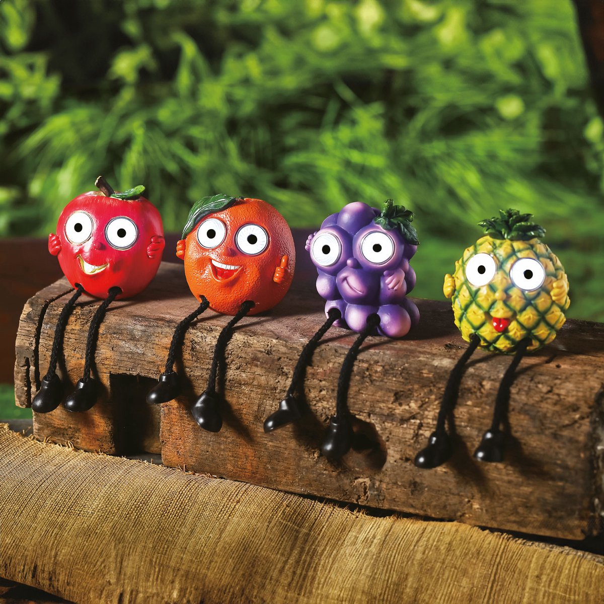 1x Zonne-Energie Solar Tuindecoratie Fruit met Voetjes – 2x Koel Wit LED – Decoratieve Solar Lamp voor Tuin en Terras – Automatisch Aan/Uit – Weerbestendig – ±17 cm - Willekeurig design [11427B]