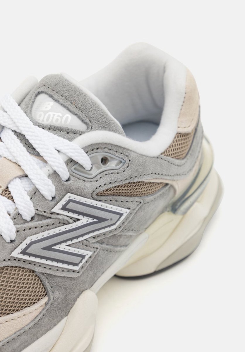 New Balance U9060 Grijs