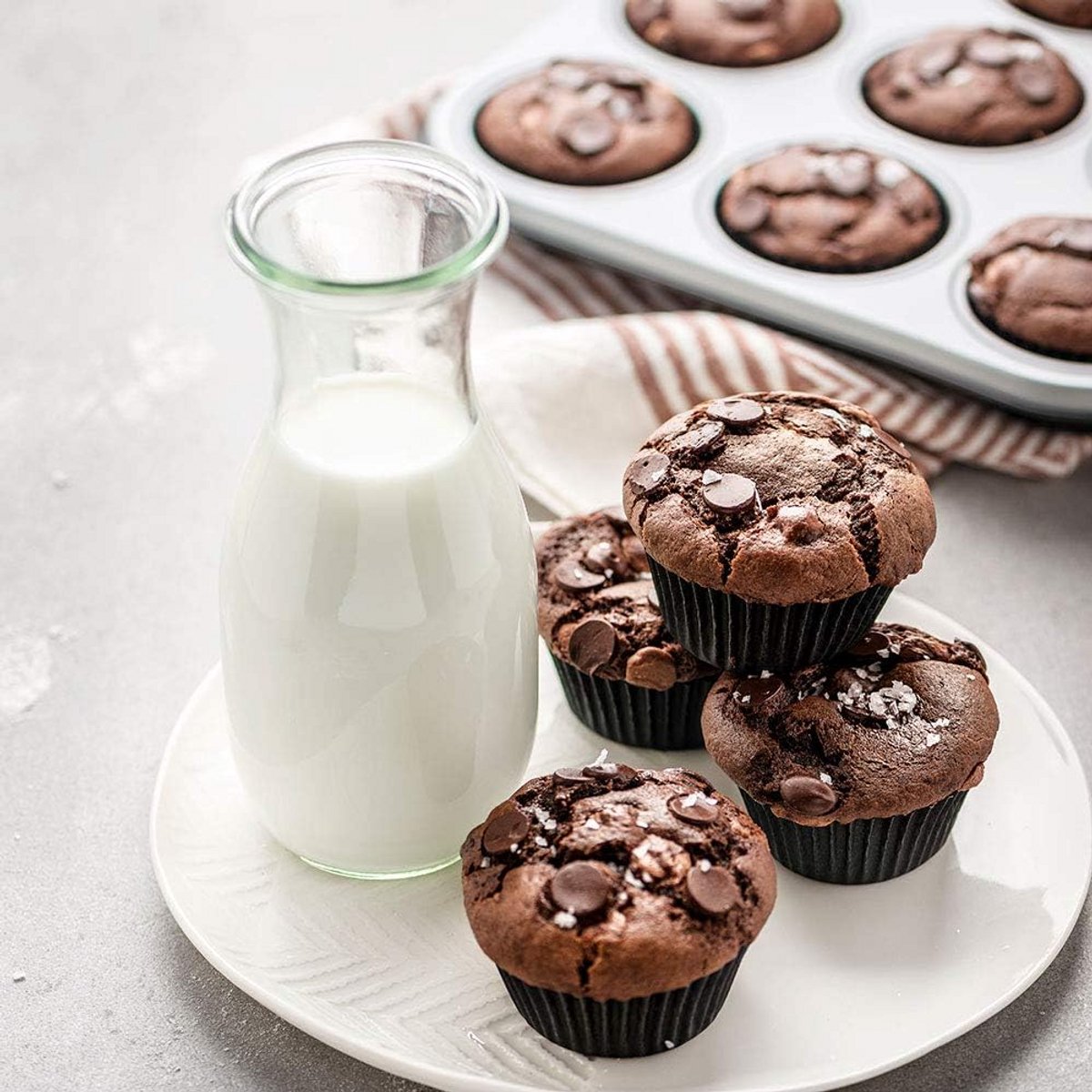 75 Lichtblauwe Papieren Muffin- en Cupcakevormpjes Bakvast